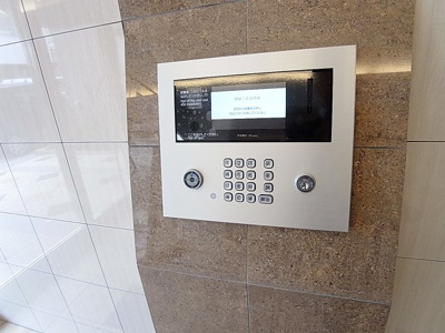 【セキュリティ】 | KMS新生水木通 | かざすだけオープンのＴＶモニター連動オートロック