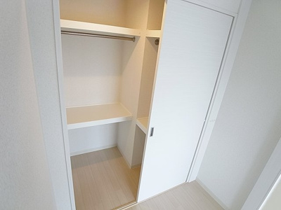 【収納】 | KMS新生水木通 | ウォークインクローゼットタイプの収納になってます