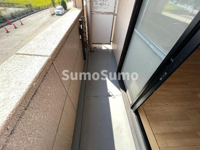 Ｗｅｓｔ Ｈｉｌｌｓ 壱番館のバルコニー|バルコニーからの眺めを楽しみながら食事をしませんか