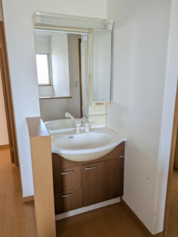 【独立洗面台】 | 大網白里市季美の森南2丁目　中古戸建 | 2階