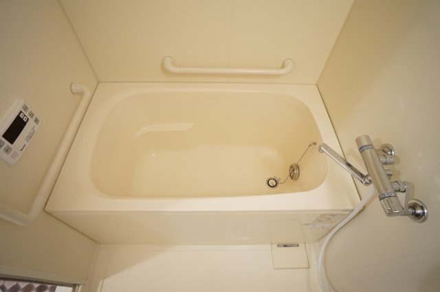 アルヴェレット【当社管理物件】の浴室|バスルーム　追い炊き機能つき