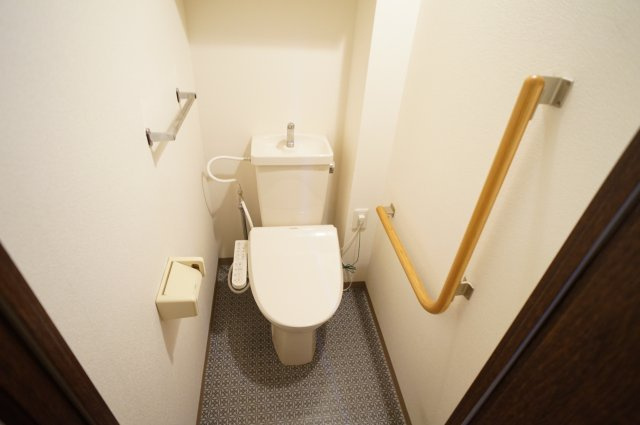 アルヴェレット【当社管理物件】のトイレ|トイレ　ウォシュレットつき