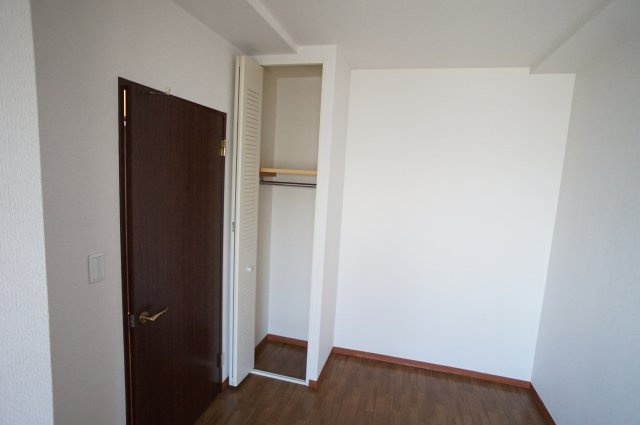 アルヴェレット【当社管理物件】の収納|洋室