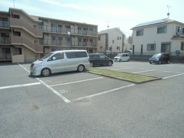 アルヴェレット【当社管理物件】の駐車場