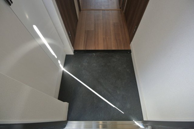 【玄関】 | プレサンス天神橋筋六丁目ヴォワール | シンプルで使いやすい玄関です