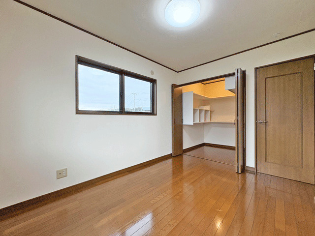 七ヶ浜町境山2丁目　広々9DK住宅♪の洋室