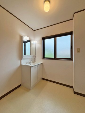 七ヶ浜町境山2丁目　広々9DK住宅♪の独立洗面台