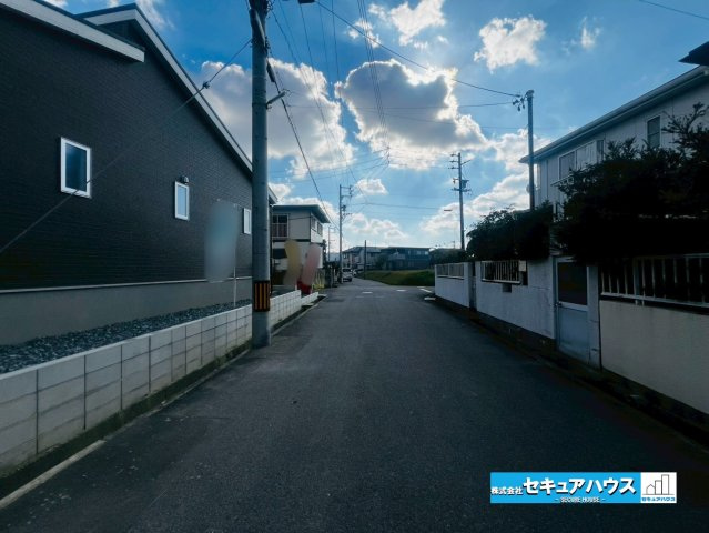 【平屋】東郷町白鳥1丁目　全2棟の前面道路含む現地写真|事前予約にて現地ご見学いただけます！お気軽にお問い合わせください♪
■株式会社　セキュアハウス　豊明支店■
住宅ローンに強く、知識、経験豊富なスタッフ在籍
お客様に寄り添い、ご成約後もサポート致します