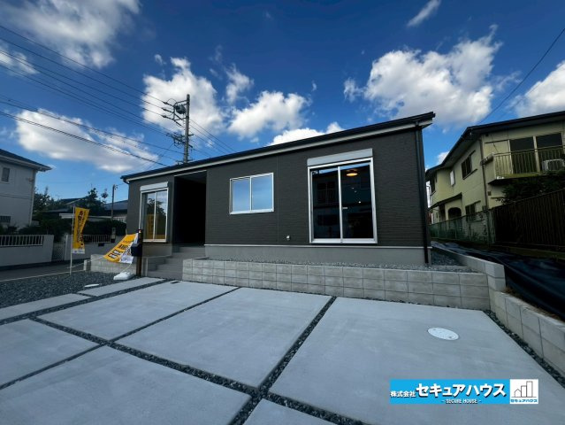 【平屋】東郷町白鳥1丁目　全2棟の駐車場|【駐車場】
◆並列3台駐車可能です♪