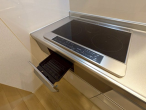 【キッチン】 | ※同タイプの写真となります。