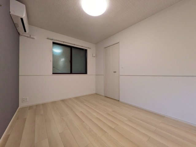 【洋室】 | ※同タイプの写真となります。