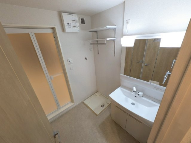 【洗面所】 | ※同タイプの写真となります。