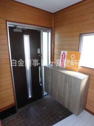 HMH坂戸市中富町中古戸建の玄関