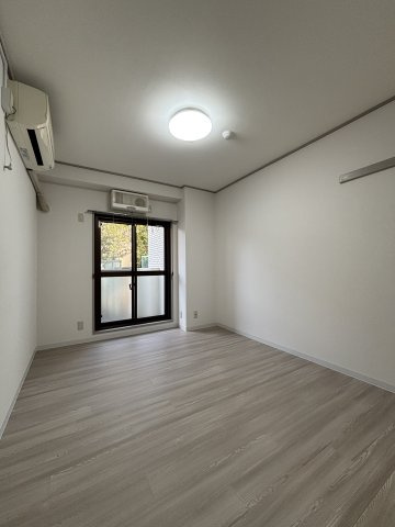 サン・ビーチ美松の洋室