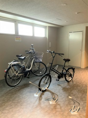 【その他】 | アーバネックス北堀江ll | 各階にある駐輪場です！雨風から自転車を守ります！
