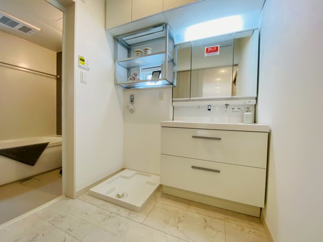 中古戸建　ナリタリンクスプレイス　２６号の独立洗面台