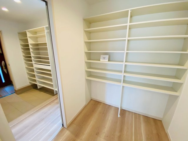 中古戸建　ナリタリンクスプレイス　２６号の収納
