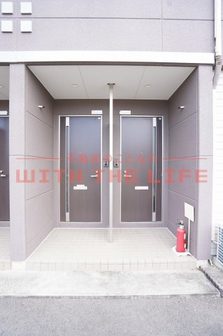 グランディール中広Ⅱ【10,000円キャッシュバック対象物件】のエントランス|落ち着いたエントランスです