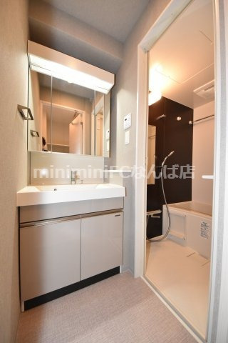 ドゥーエ天満橋の洗面所