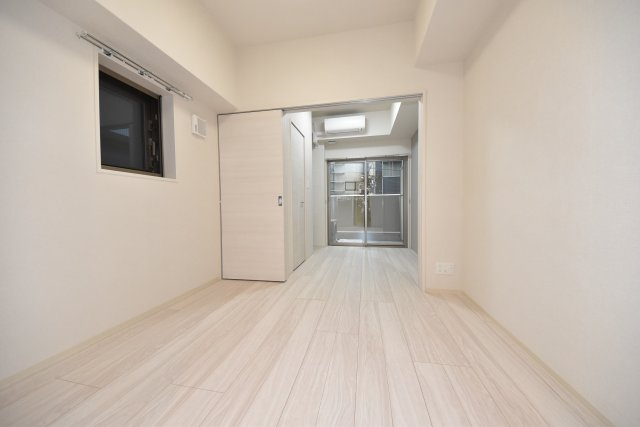 ドゥーエ天満橋の居間・リビング