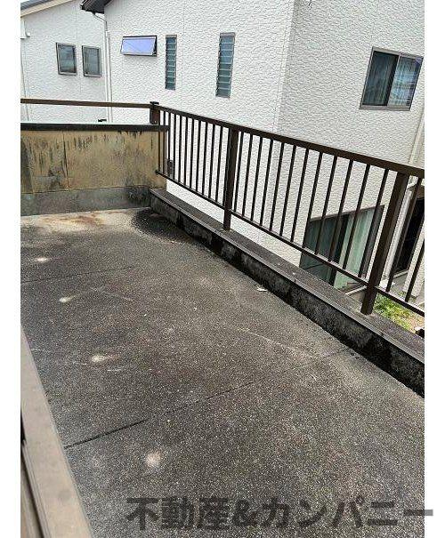 松山市越智３丁目の中古一戸建のバルコニー|開放的で明るい空間を演出してくれるバルコニーです