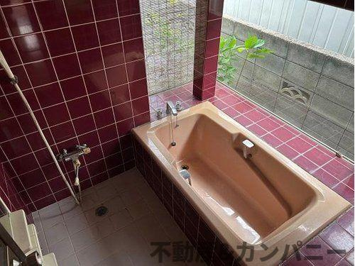 松山市越智３丁目の中古一戸建の浴室|お風呂で日々の疲れを落としましょう