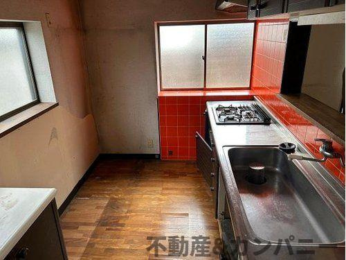 松山市越智３丁目の中古一戸建のキッチン|キッチンでお料理をお楽しみください