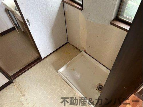 松山市越智３丁目の中古一戸建の洗面所|スペースが確保できる洗面所です