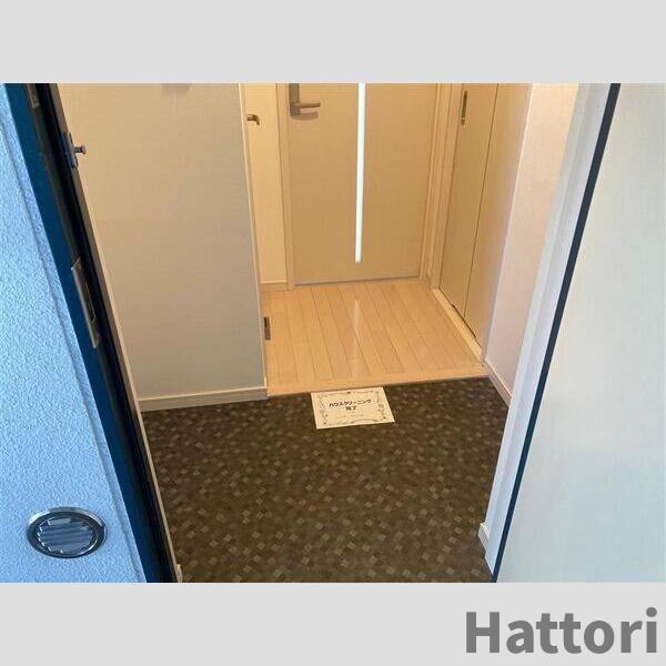 S-FORT江坂Fioreの玄関