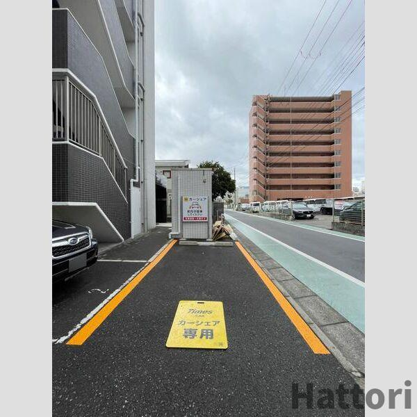 S-FORT江坂Fioreの駐車場