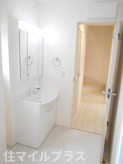 【独立洗面台】 | 郡山市安積町南長久保1丁目新築一戸建て3棟 | 独立洗面台、朝の身支度には欠かせません