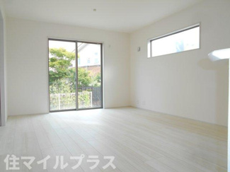 【居間・リビング】 | 郡山市安積町南長久保1丁目新築一戸建て3棟 | おしゃれなリビングです