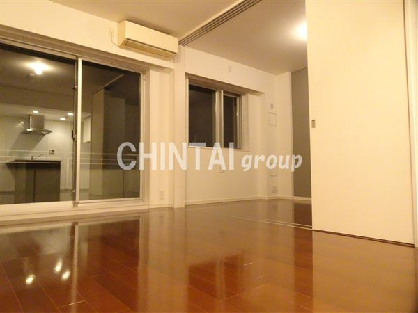 ラグゼガーデン松原の居間・リビング