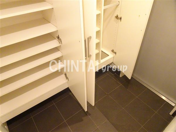 ラグゼガーデン松原の玄関