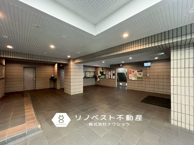 アドリーム石切山手のエントランス|清掃の行き届いた綺麗なエントランスです！