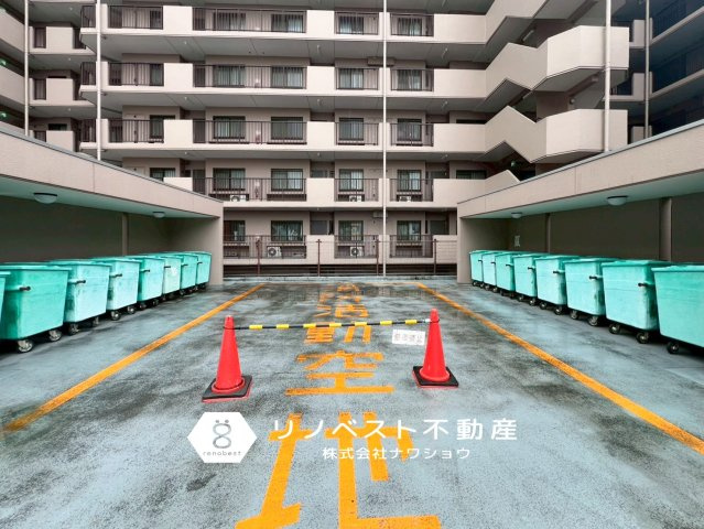 アドリーム石切山手のその他共用部分|専用ゴミ置場。