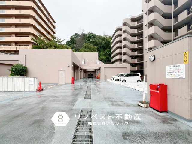 アドリーム石切山手の駐車場|駐車場の空き：要確認
十分な広さがあり、出し入れ楽々♪