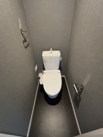 Ｓｏｌｅｉｌ　ＹＳのトイレ|シックな落ちついた空間をイメージしたお手洗い