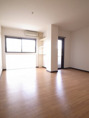 【寝室】 | フィールドハウス末広　弐番館 | ベッド置いても余裕のすぺース