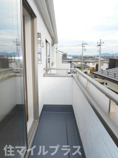 【バルコニー】 | 郡山市安積町南長久保1丁目新築一戸建て3棟 | 広々としたバルコニーです