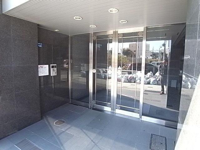 パレス東洋神戸3号館のエントランス
