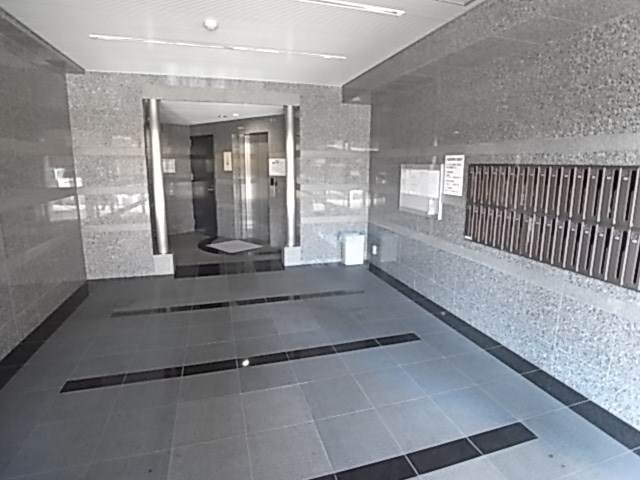 パレス東洋神戸3号館のロビー