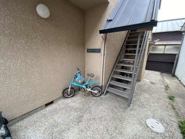 岡本グローリーハイツのエントランス