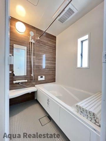 高松市鶴市町の新築一戸建の独立洗面台|朝の身支度には欠かせない独立洗面化粧台