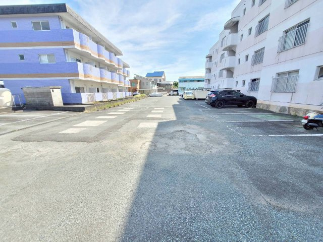 第二江頭ハイツの駐車場