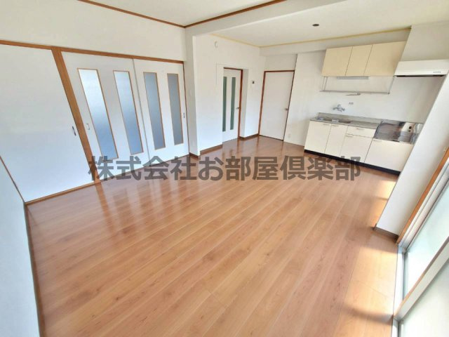 第二江頭ハイツの居間・リビング