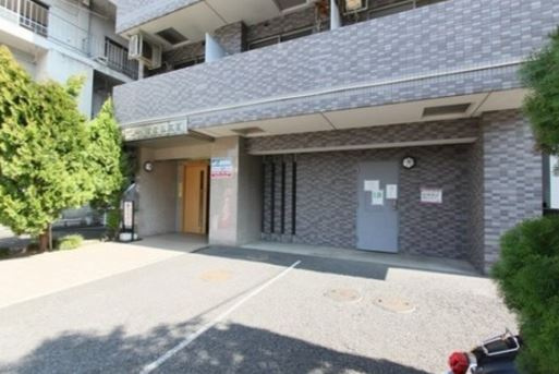 スカイコート新宿御苑前のエントランス|スカイコート新宿御苑前