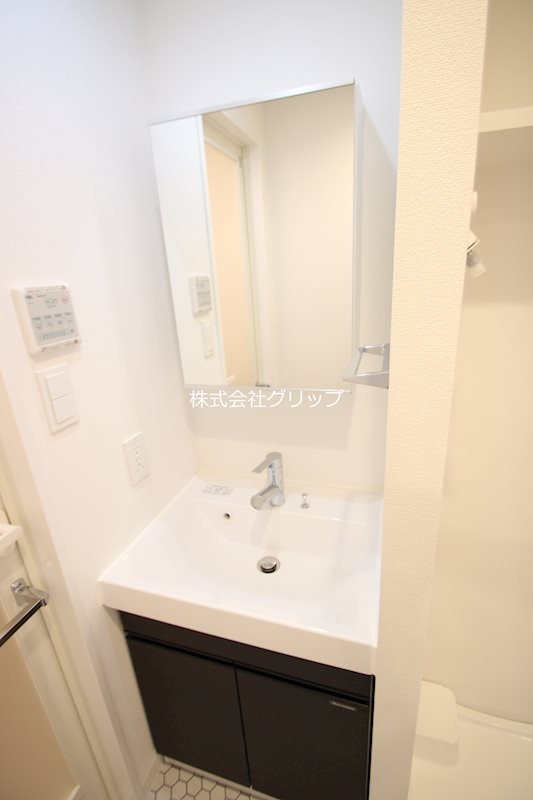 メインステージ横濱鶴見の独立洗面台