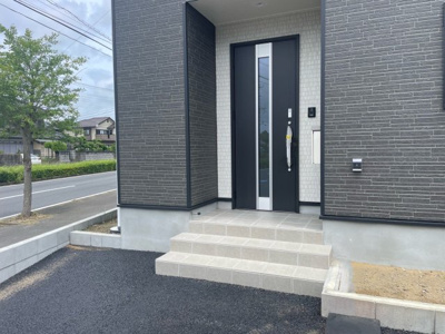 【エントランス】 | 香取市佐原ロ２号棟 | 施工例：即日のご案内も対応致します。