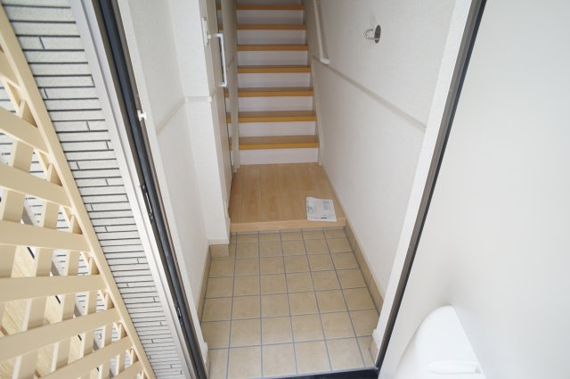 メゾン東林の玄関